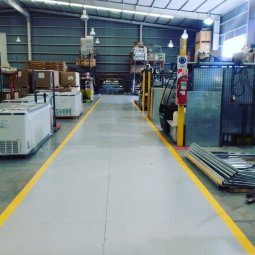 Alternative view of Cinta Demarcatoria Pisos Autoadhesiva 50mm X 30 Mts Amarilla