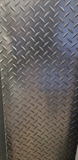 Alternative view of Piso Goma Rayado Simil Chapa Antideslizante 3mm Ancho 1mt M2