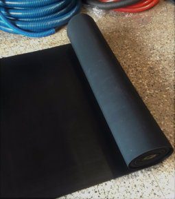 Alternative view of Piso De Goma Negro Liso Transito 2.5mm Espesor Ancho 1mt