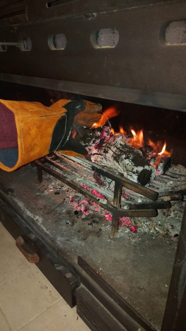 Guante Parrillero Cuero Costura Kevlar Alta Temperatura - Imagen 5