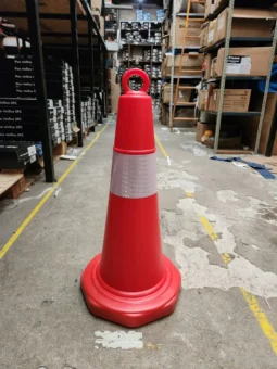 Alternative view of Cono Vial Rojo 65 Cm Base Recargable Reflectivo