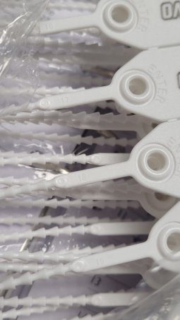 Alternative view of Precinto Cola De Raton Numerados 3x250 Mm X 100 Un Blancos