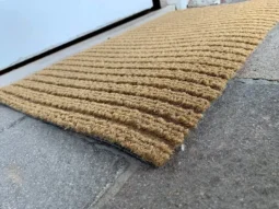 Alternative view of Felpudo Alto Transito Base Goma Color Coco Beige 50x100cm